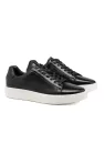 Low-Top Sneaker 