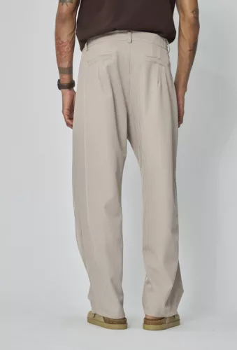 Pleat Baggy Chino